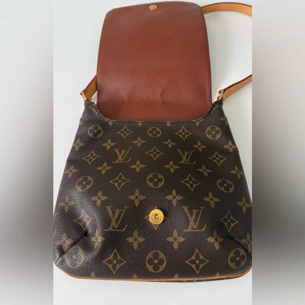 Louis Vuitton 💯 authentic